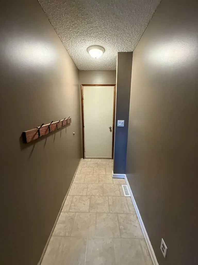5417 52 Avenue Mannville AB T0B 2W0