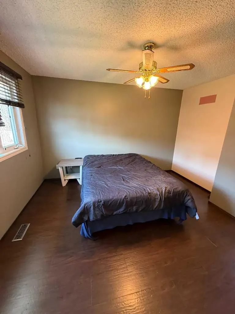 5417 52 Avenue Mannville AB T0B 2W0