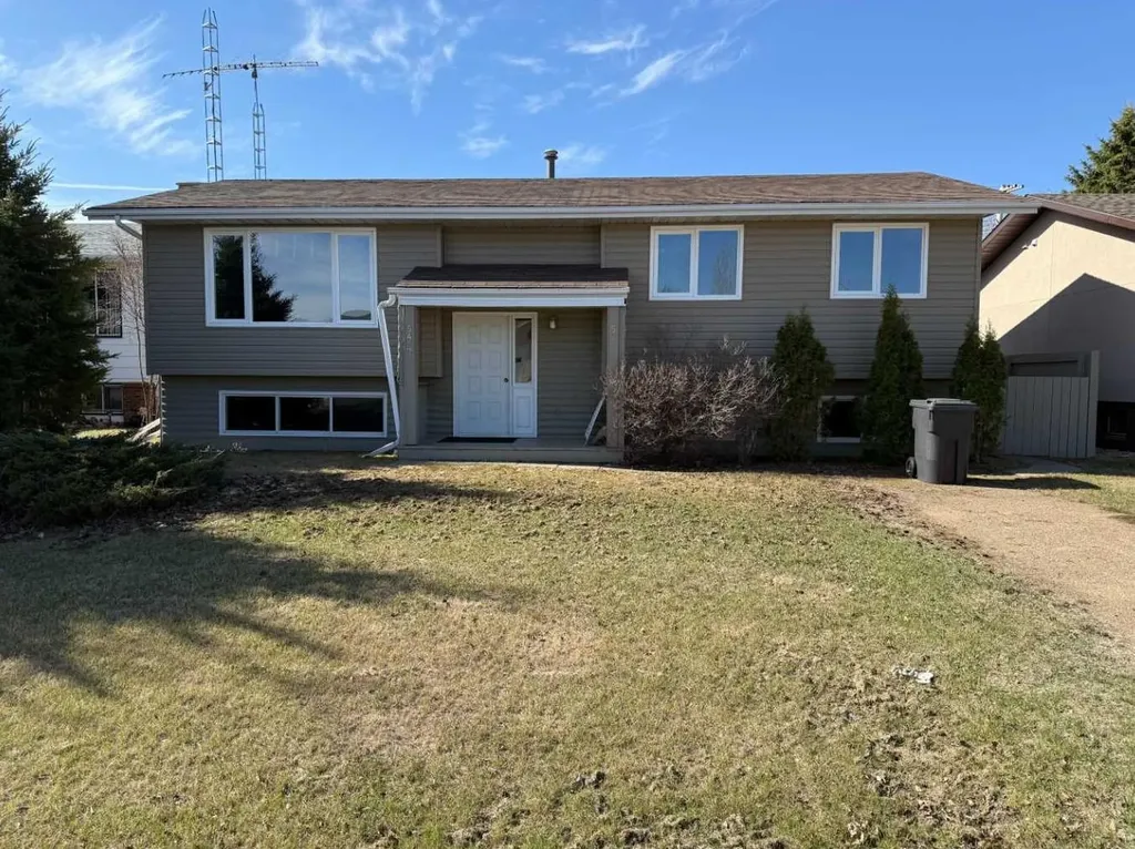5417 52 Avenue Mannville AB T0B 2W0