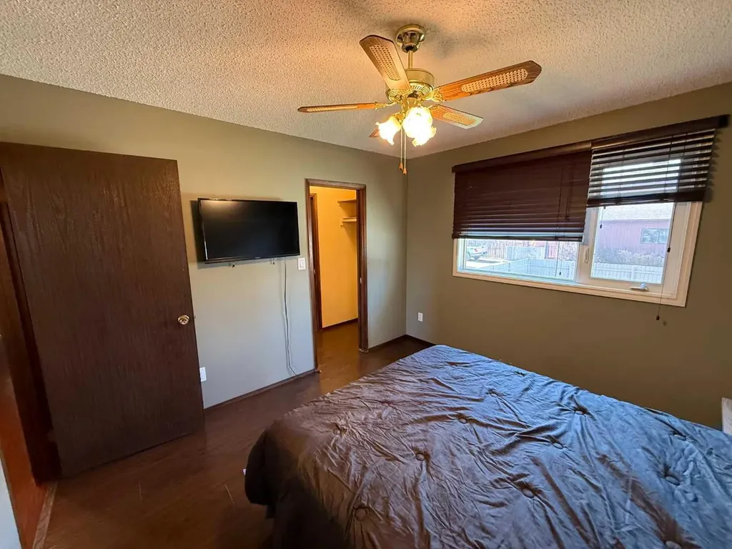 5417 52 Avenue Mannville AB T0B 2W0