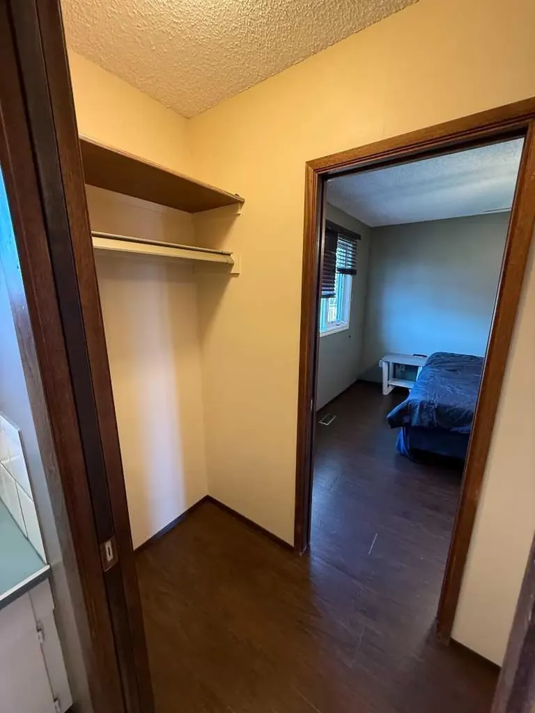 5417 52 Avenue Mannville AB T0B 2W0