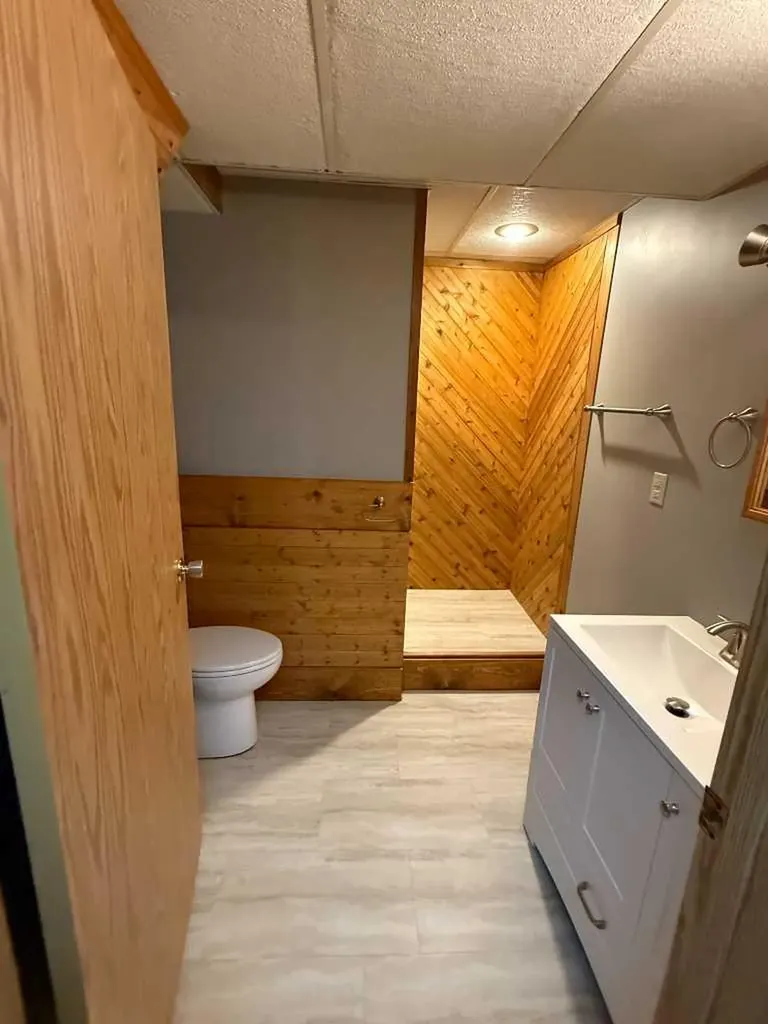 5417 52 Avenue Mannville AB T0B 2W0