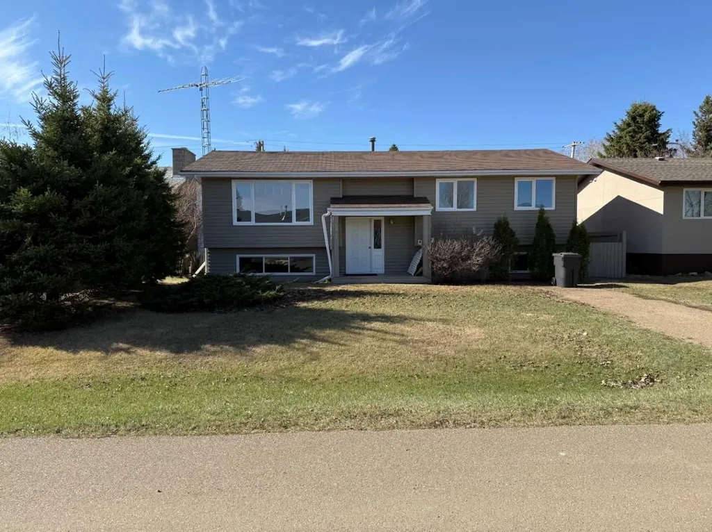 5417 52 Avenue Mannville AB T0B 2W0