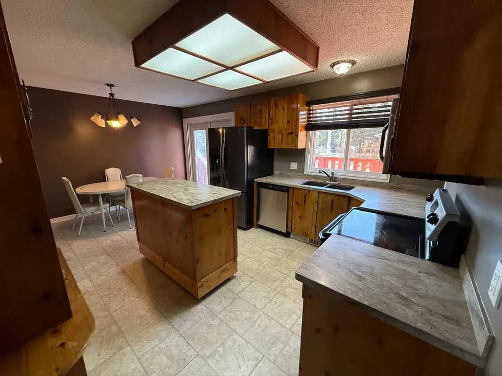 5417 52 Avenue Mannville AB T0B 2W0