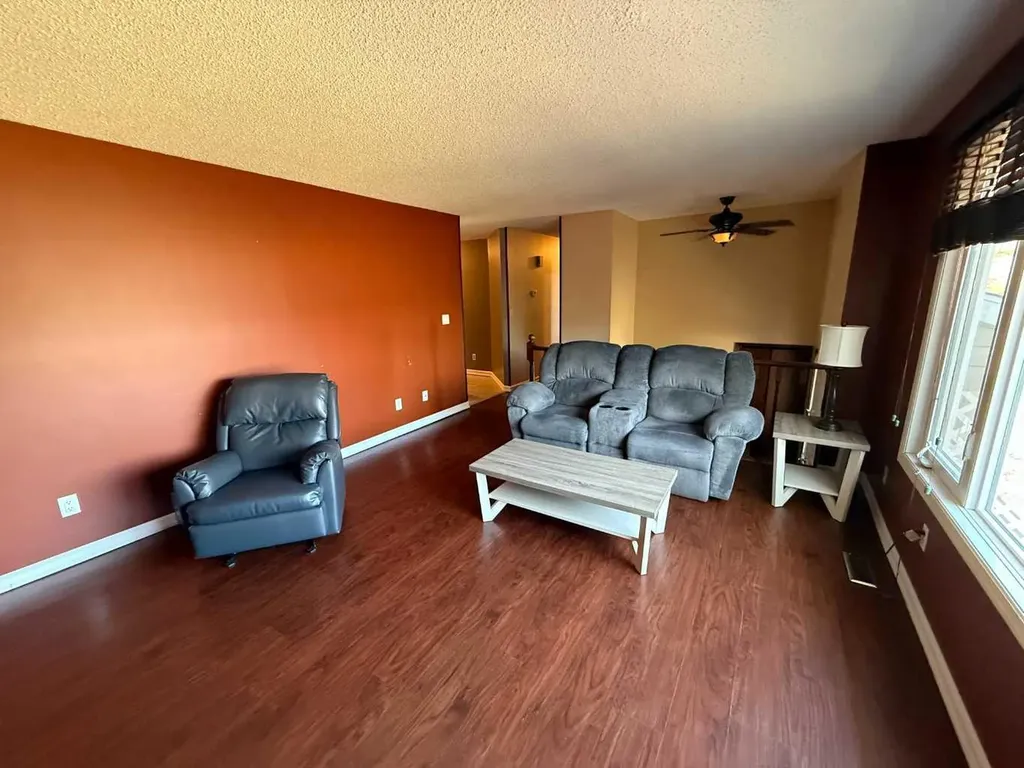 5417 52 Avenue Mannville AB T0B 2W0