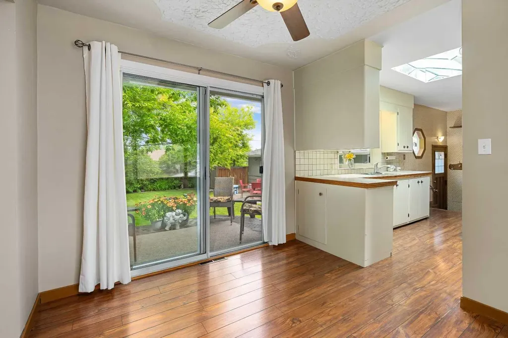 1908 Green Ridge Road SW Calgary AB T3E 4B1