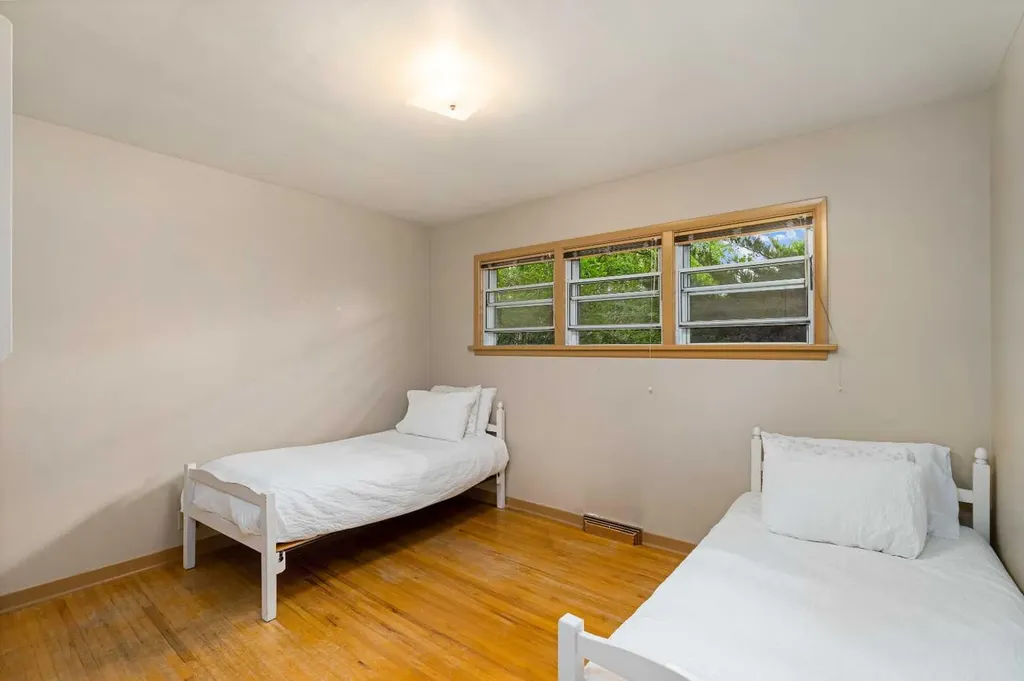 1908 Green Ridge Road SW Calgary AB T3E 4B1