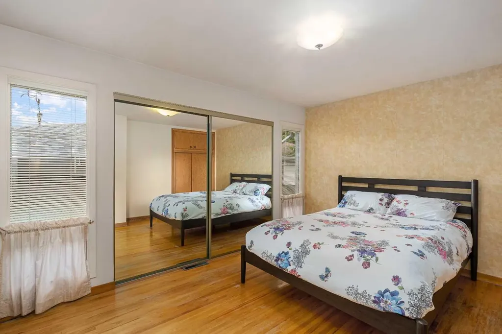 1908 Green Ridge Road SW Calgary AB T3E 4B1