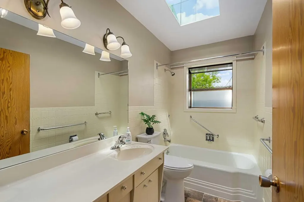 1908 Green Ridge Road SW Calgary AB T3E 4B1
