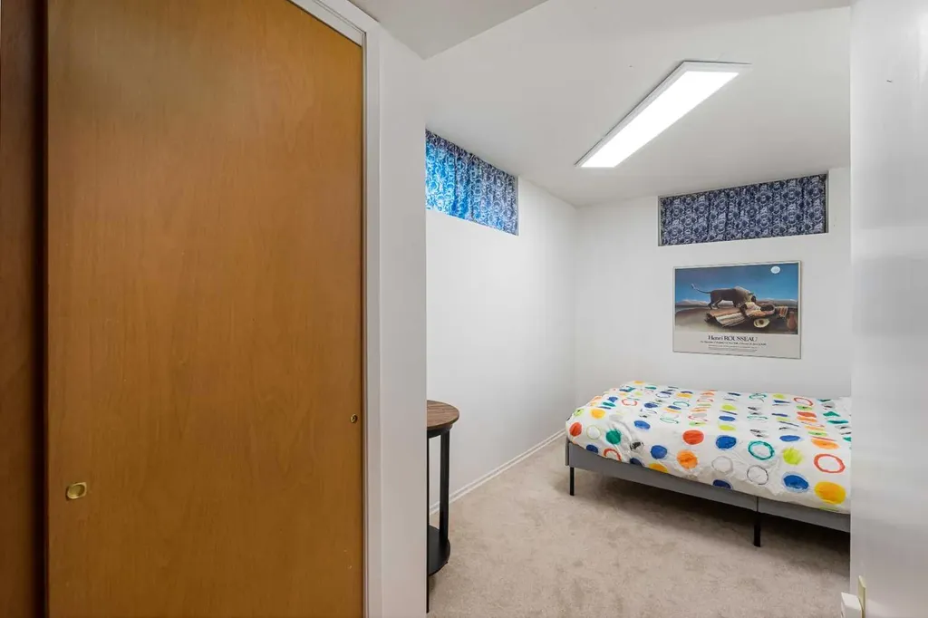 1908 Green Ridge Road SW Calgary AB T3E 4B1