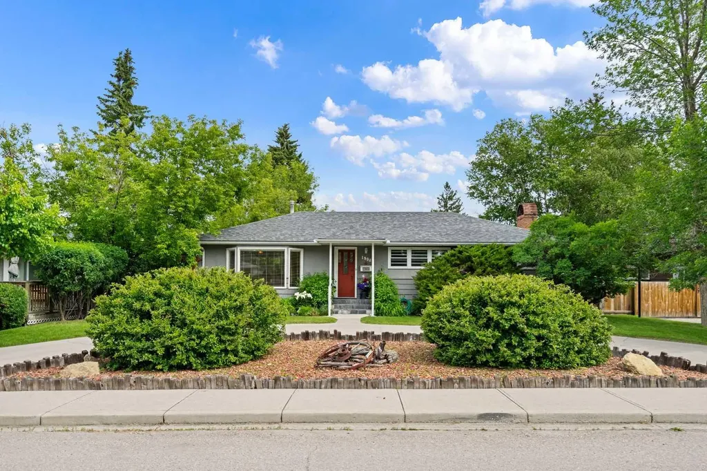1908 Green Ridge Road SW Calgary AB T3E 4B1