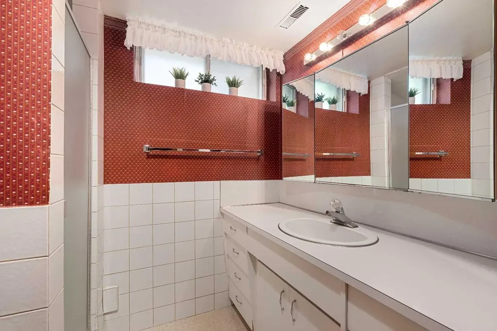 1908 Green Ridge Road SW Calgary AB T3E 4B1