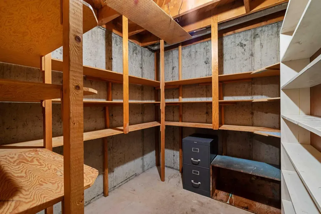 1908 Green Ridge Road SW Calgary AB T3E 4B1