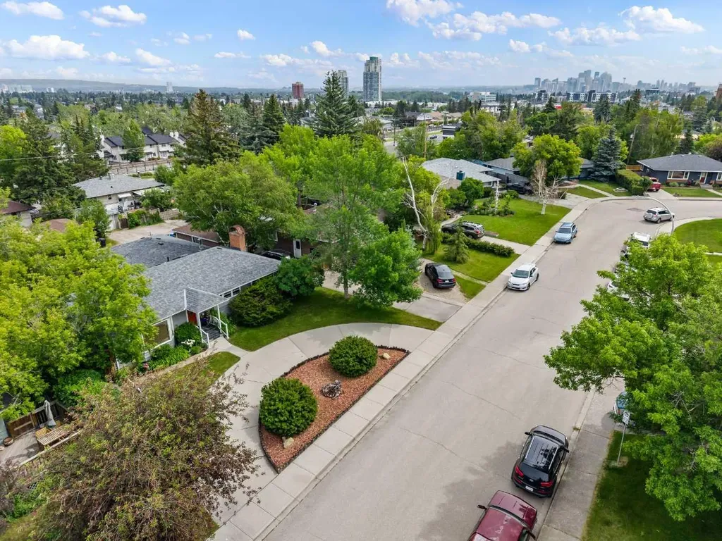 1908 Green Ridge Road SW Calgary AB T3E 4B1