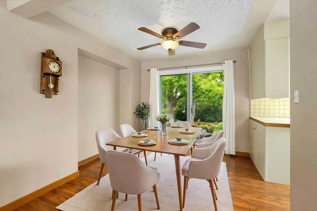 1908 Green Ridge Road SW Calgary AB T3E 4B1