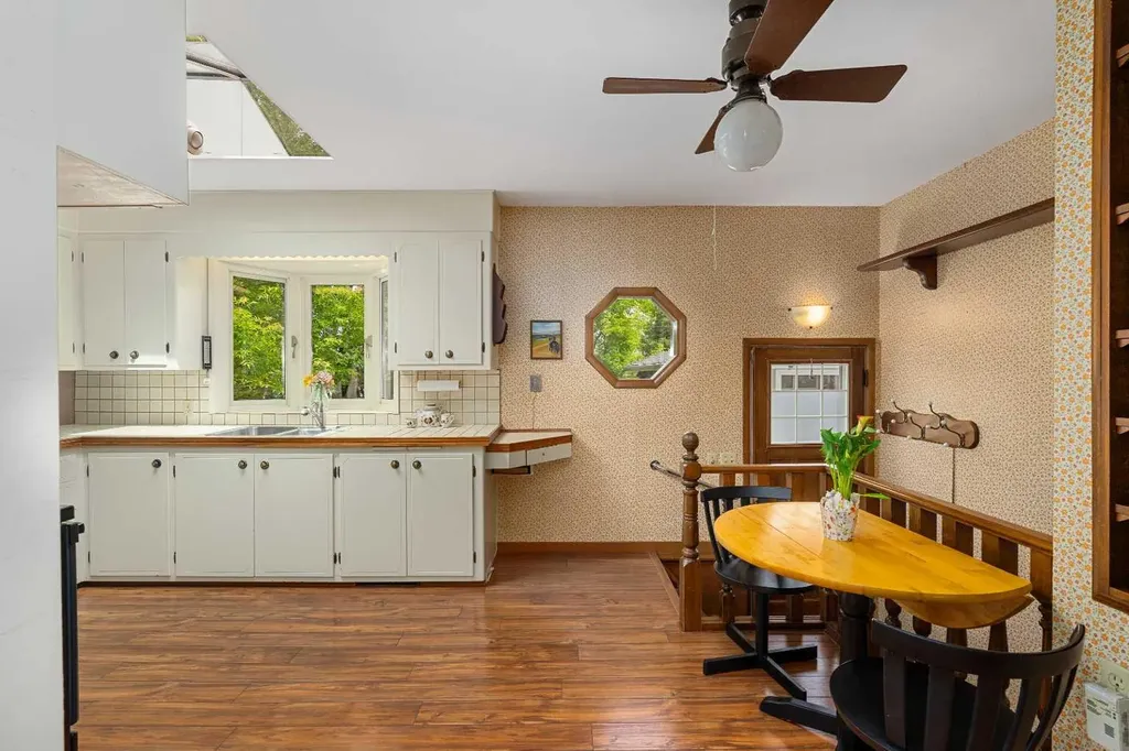 1908 Green Ridge Road SW Calgary AB T3E 4B1