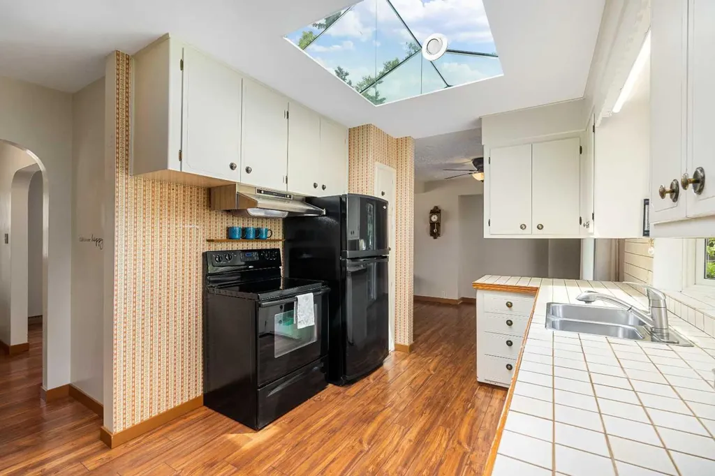 1908 Green Ridge Road SW Calgary AB T3E 4B1
