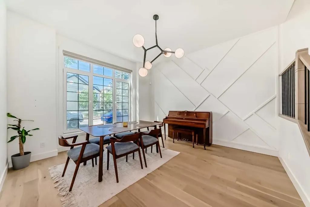 414 32 Avenue NW Calgary AB T2M 2P9
