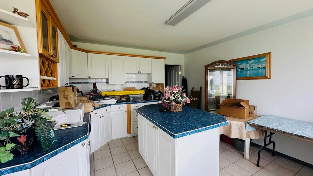 103 1 Street W Munson AB T0J 2C0