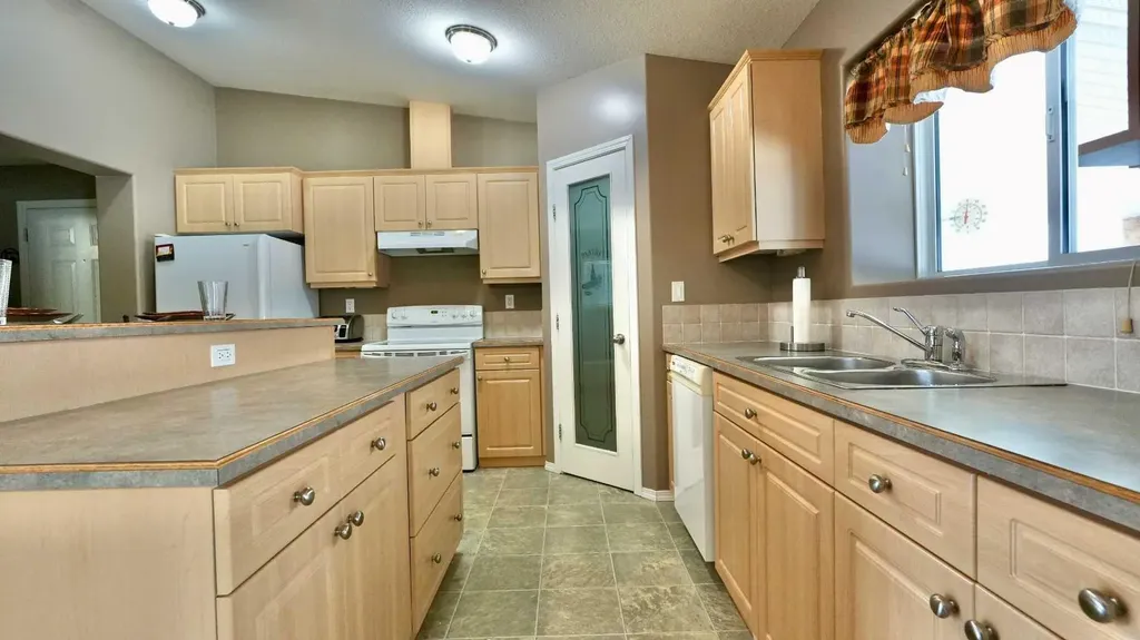 20414 Township Road 851 Rural Northern Sunrise County AB T0H 3B0