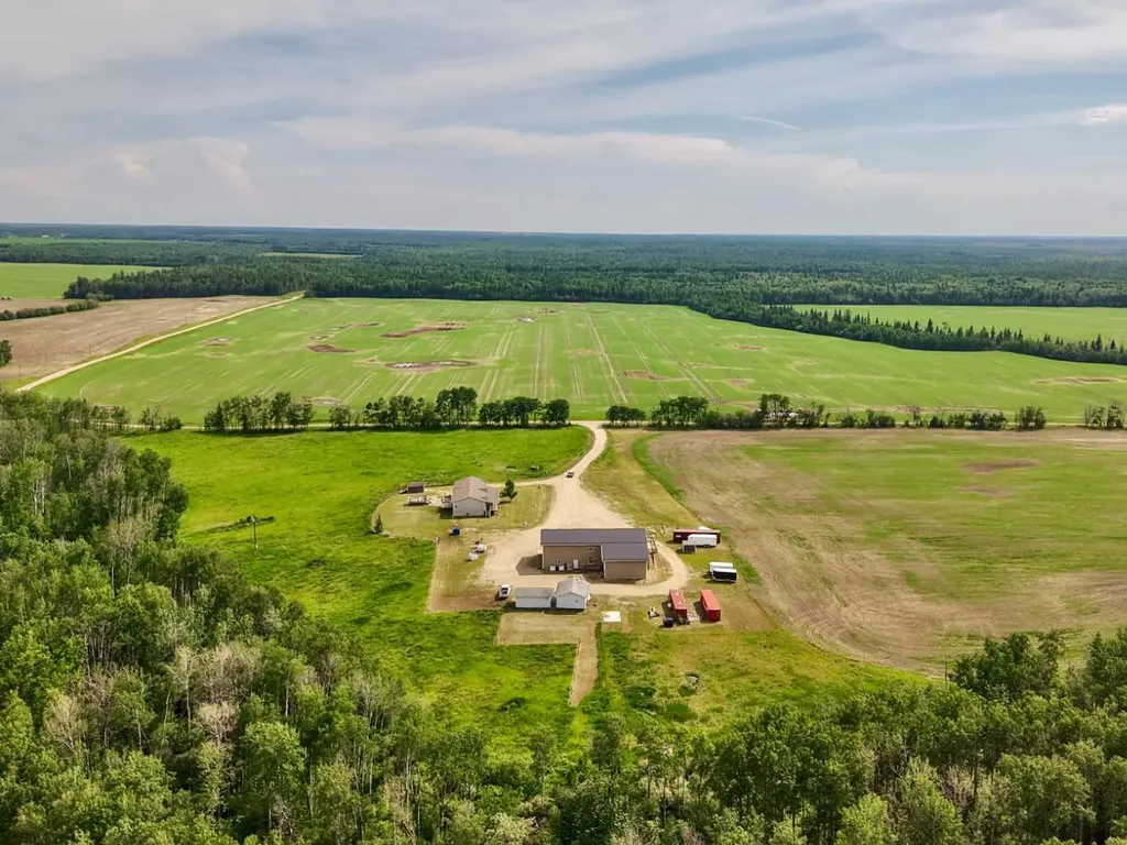 20414 Township Road 851 Rural Northern Sunrise County AB T0H 3B0
