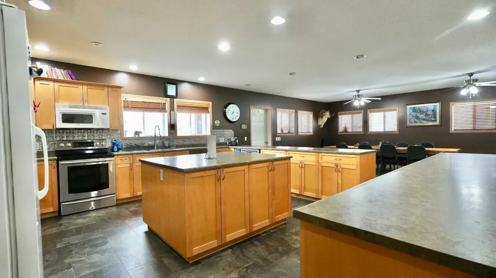 20414 Township Road 851 Rural Northern Sunrise County AB T0H 3B0