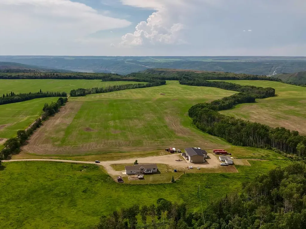 20414 Township Road 851 Rural Northern Sunrise County AB T0H 3B0