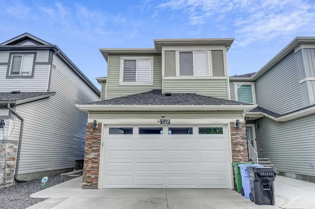 349 Corner Meadows Way NE Calgary AB T3N1Y6