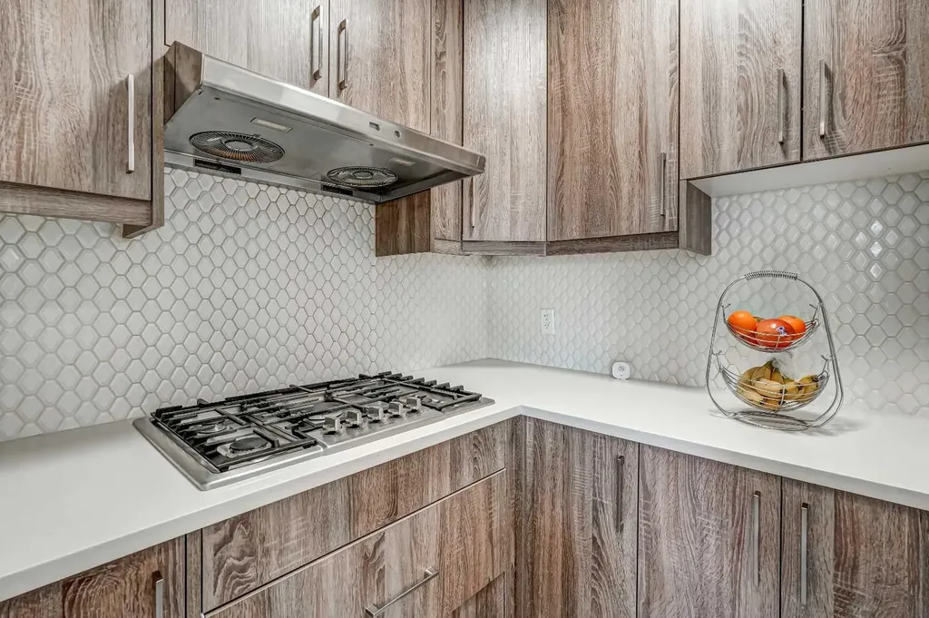 349 Corner Meadows Way NE Calgary AB T3N1Y6