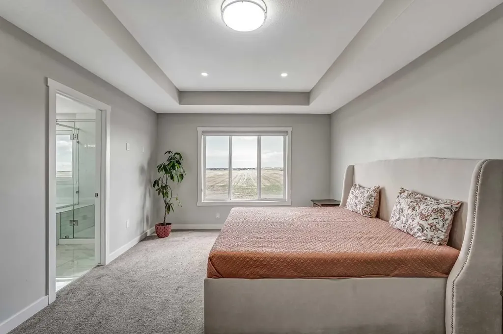 349 Corner Meadows Way NE Calgary AB T3N1Y6