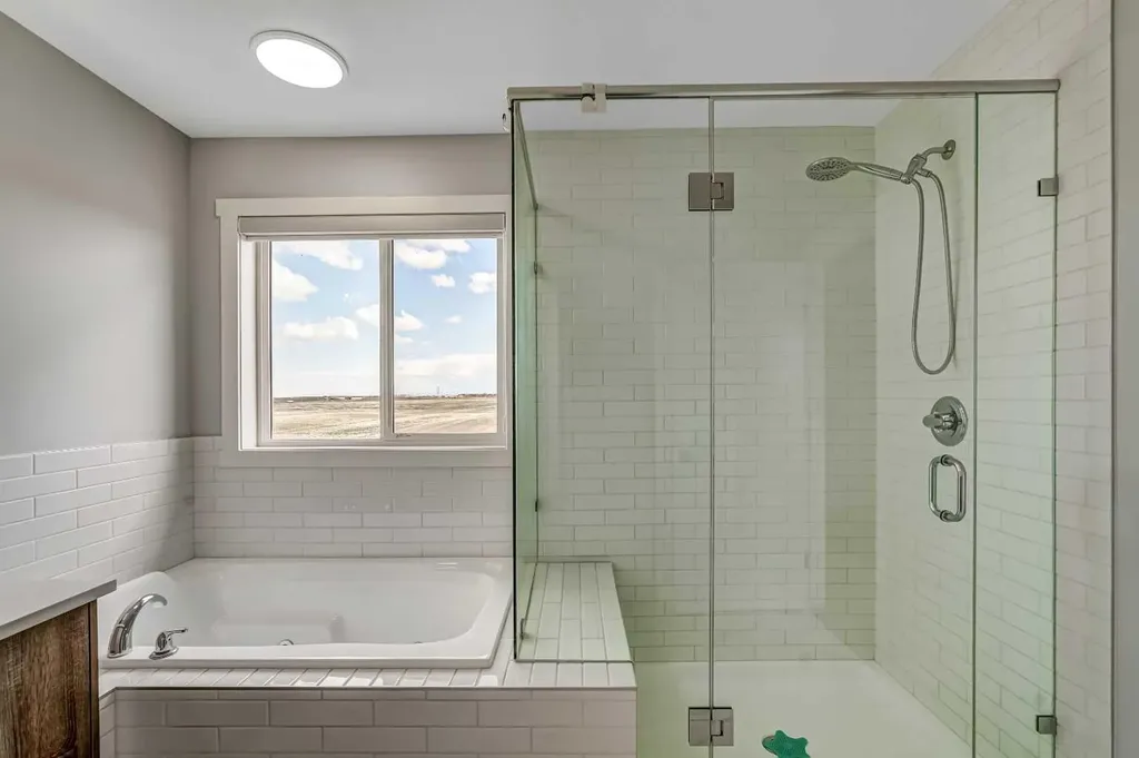349 Corner Meadows Way NE Calgary AB T3N1Y6