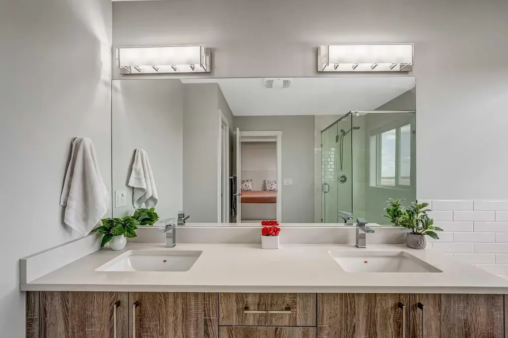 349 Corner Meadows Way NE Calgary AB T3N1Y6