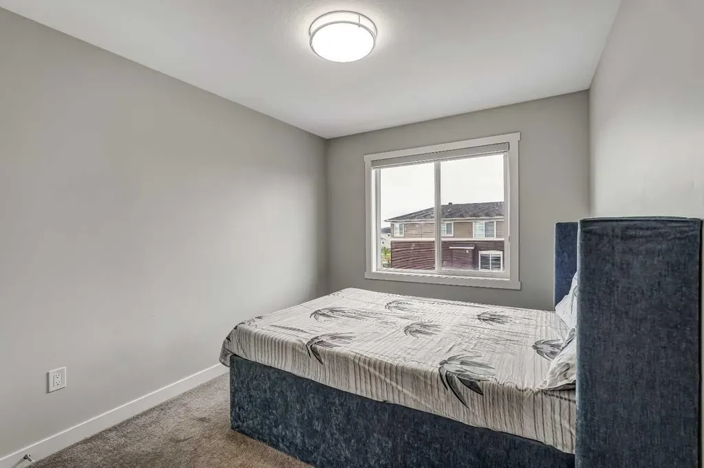 349 Corner Meadows Way NE Calgary AB T3N1Y6
