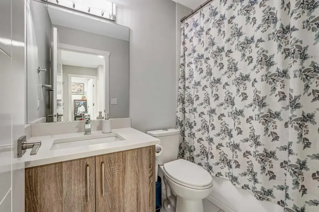 349 Corner Meadows Way NE Calgary AB T3N1Y6