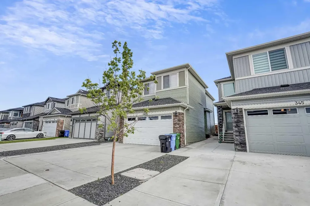 349 Corner Meadows Way NE Calgary AB T3N1Y6