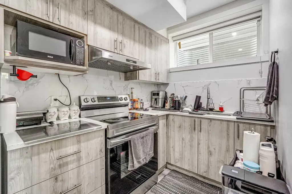 349 Corner Meadows Way NE Calgary AB T3N1Y6