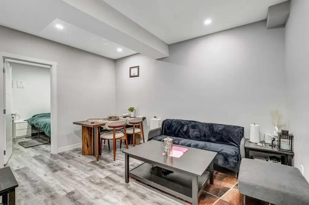 349 Corner Meadows Way NE Calgary AB T3N1Y6