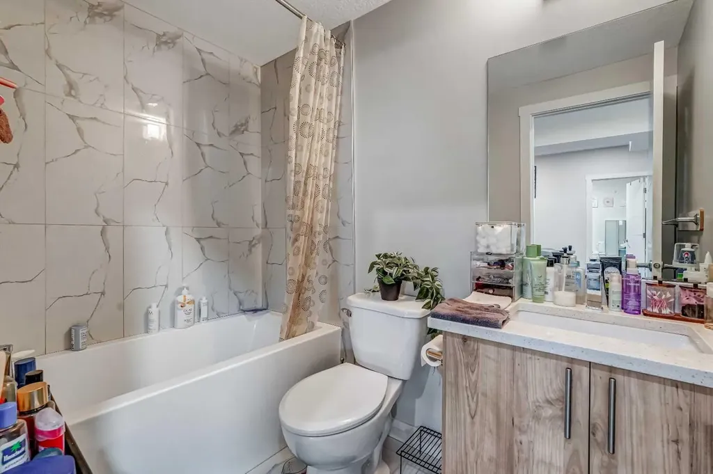 349 Corner Meadows Way NE Calgary AB T3N1Y6