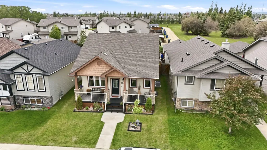 48 Vickers Close Red Deer AB T4R 0E6