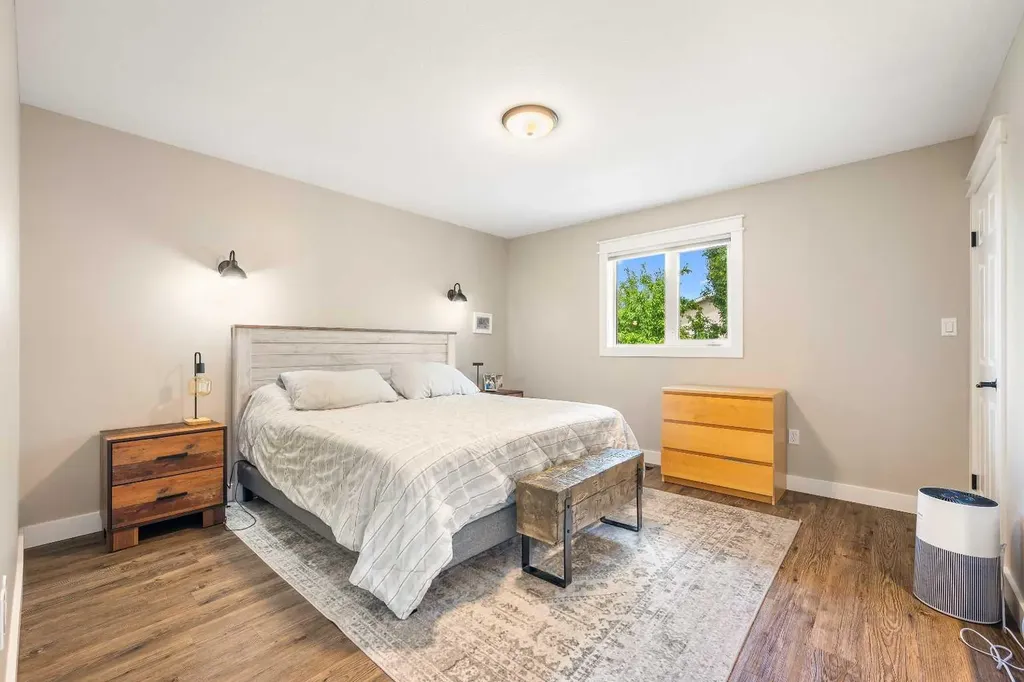 3805 65 Avenue Lloydminster AB T9V 2W6