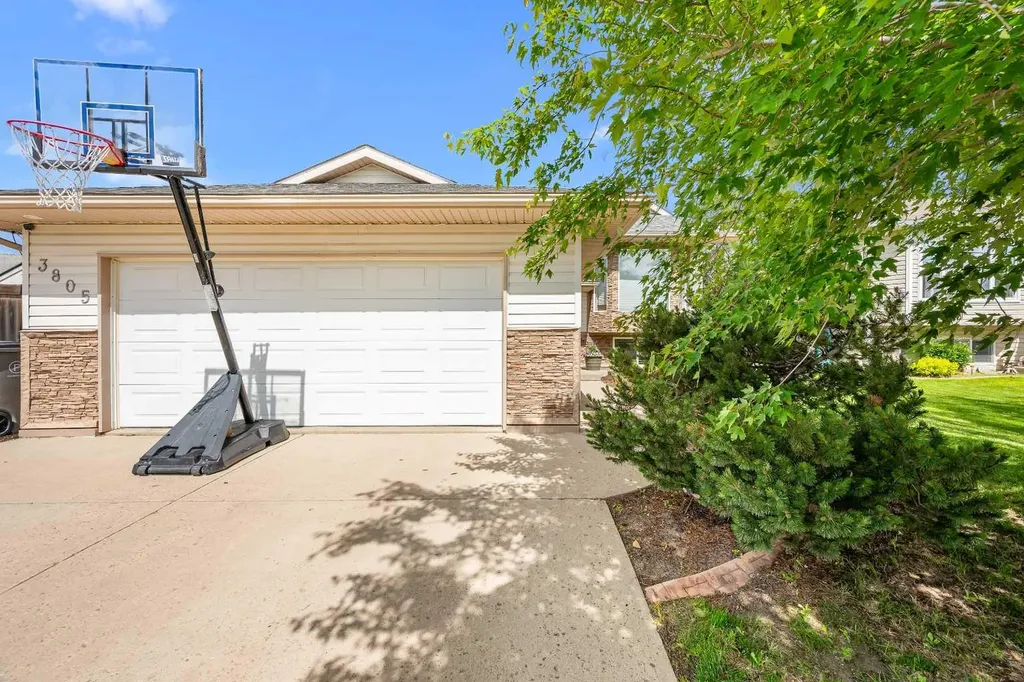 3805 65 Avenue Lloydminster AB T9V 2W6
