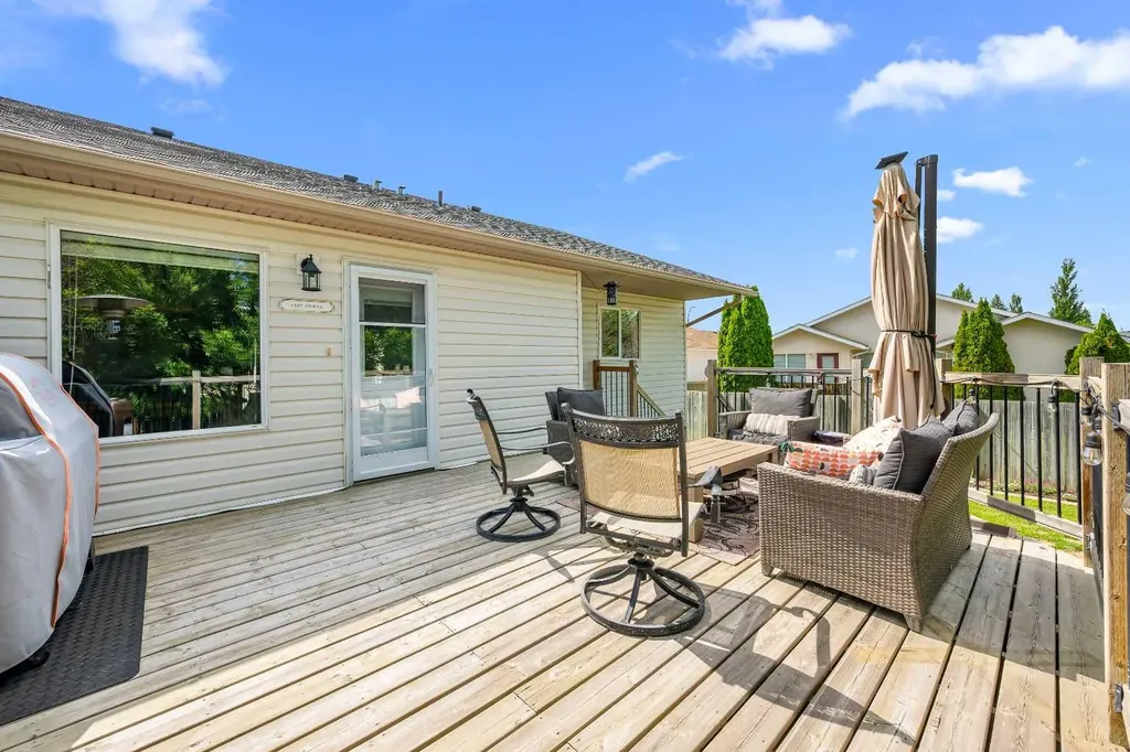 3805 65 Avenue Lloydminster AB T9V 2W6