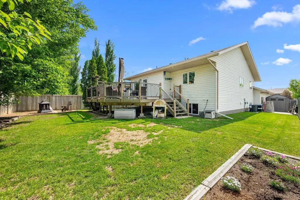 3805 65 Avenue Lloydminster AB T9V 2W6