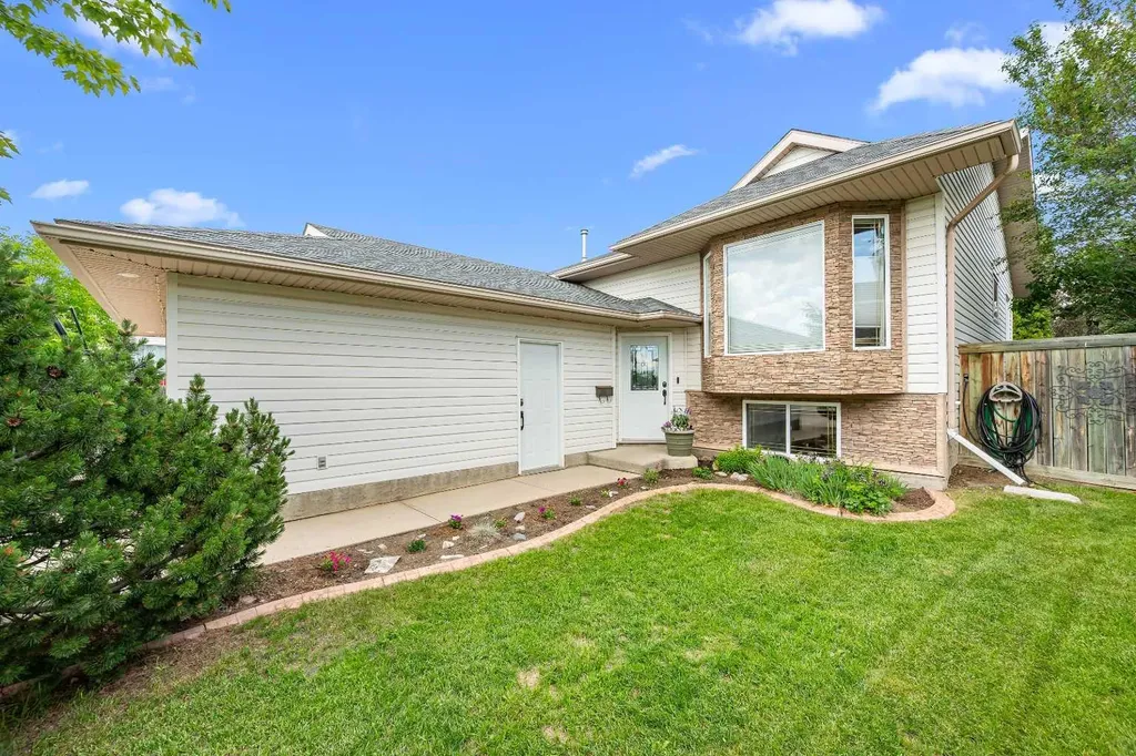3805 65 Avenue Lloydminster AB T9V 2W6