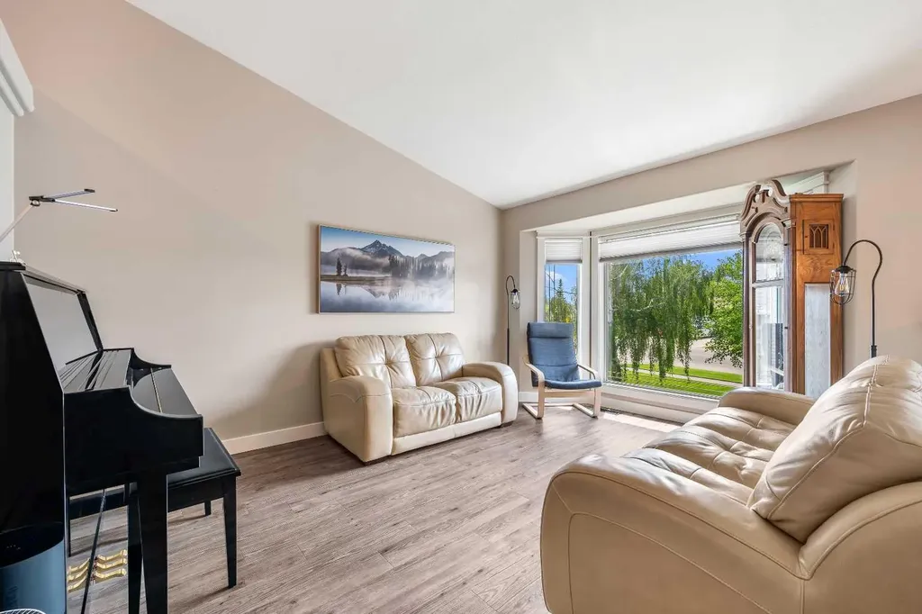 3805 65 Avenue Lloydminster AB T9V 2W6