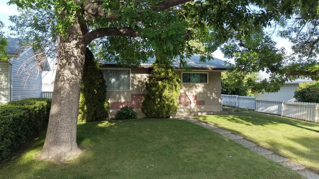 1424 Radisson Drive SE Calgary AB T2A1Z4