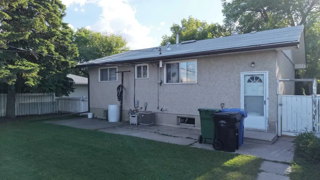 1424 Radisson Drive SE Calgary AB T2A1Z4