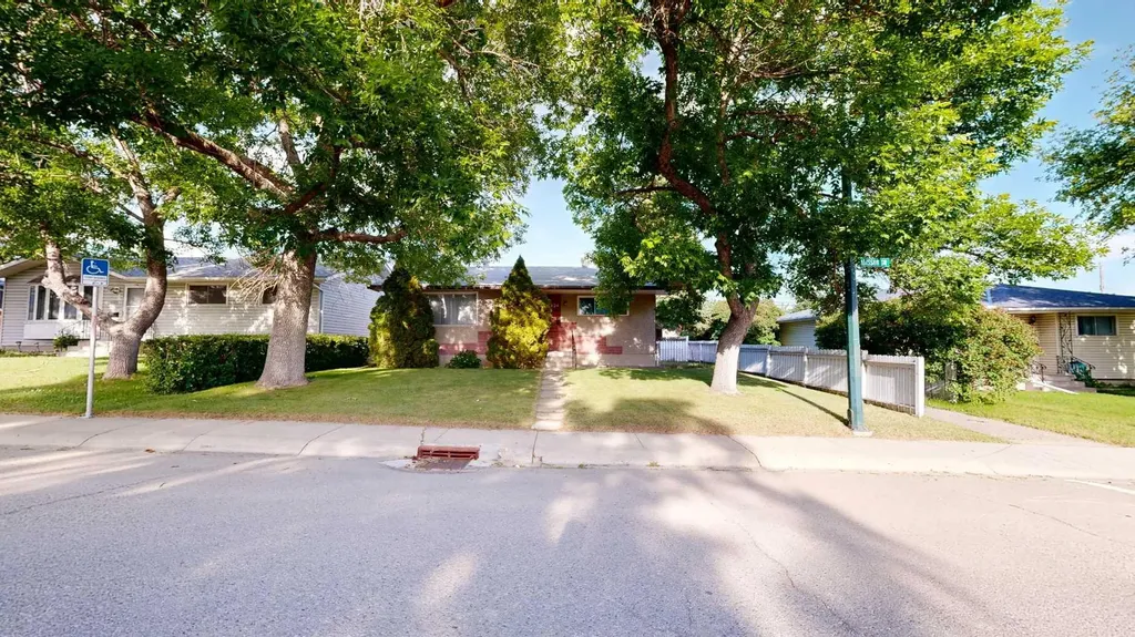 1424 Radisson Drive SE Calgary AB T2A1Z4
