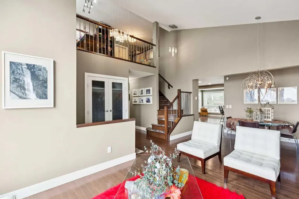 41 Sidon Crescent SW Calgary AB T3H2B5