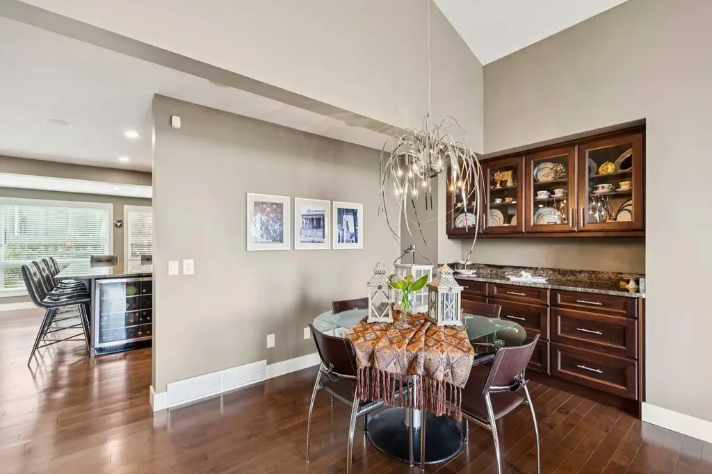 41 Sidon Crescent SW Calgary AB T3H2B5